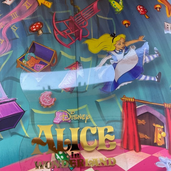 MATTEL ALICE IN WONDERLAND ALICE DRINK ME  DOLL IN HER HOUSE - Picture 14 of 15